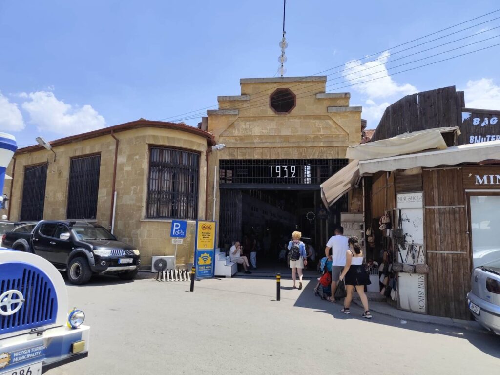 View of the entrance of the Bandabuliya Municipal Market